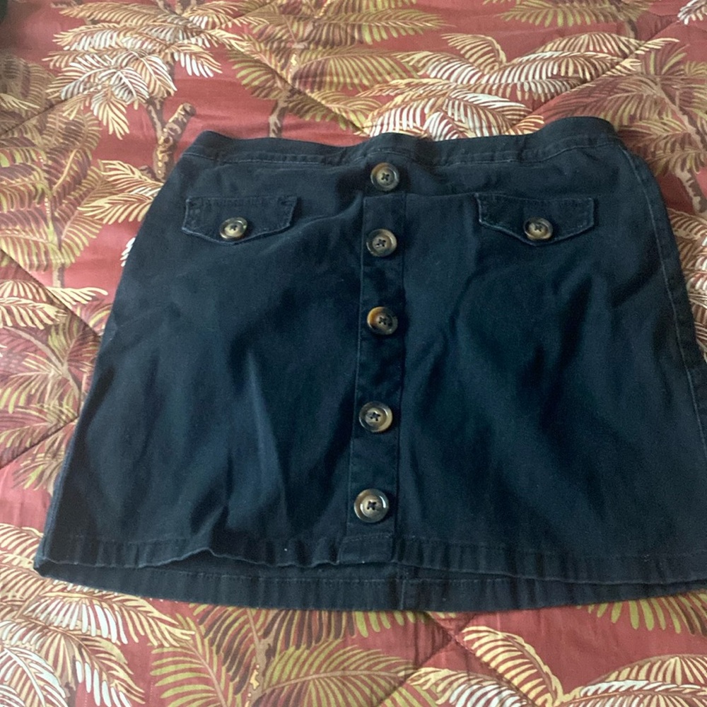 Baccini skirt waist line 16”